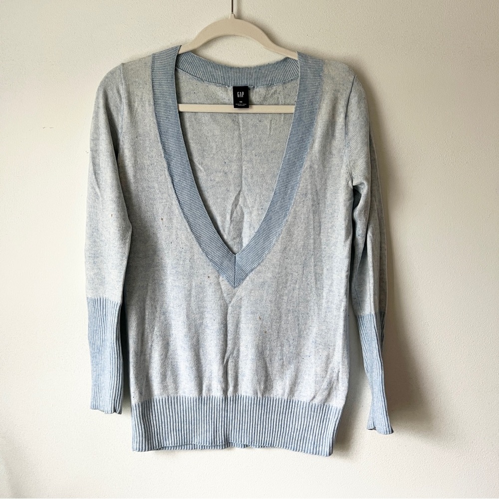 Gap Deep V Blue Sweater Size XS